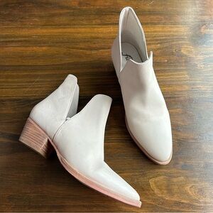 Free people charm double V booties cream leather 37.5